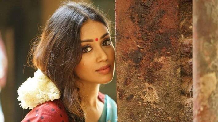 NIvetha pethuraj to romance with Allu Arjun NIvetha pethuraj to romance with Allu Arjun