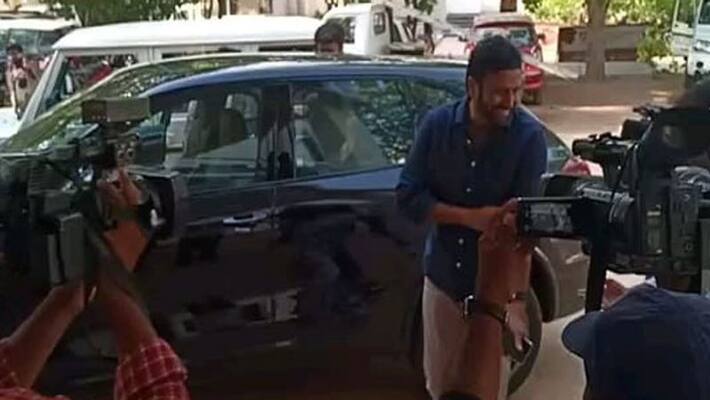 ravi prakash attends before ccs police in hyderabad ravi prakash attends before ccs police in hyderabad