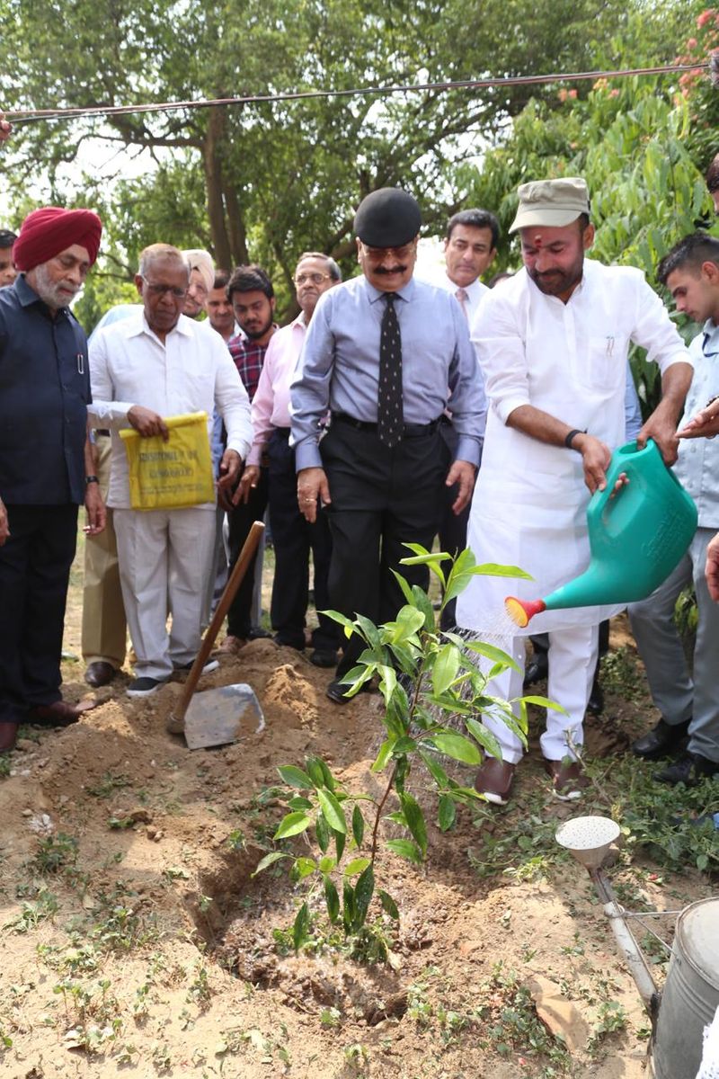 న్యూఢిల్లీలోని ఎపి భవన్ లో మొక్కలు నాటిన కేంద్ర హోం శాఖ సహాయ మంత్రి జి. కిషన్ రెడ్డి