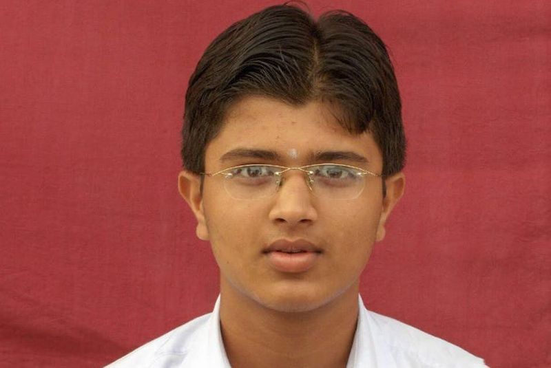 స్కూల్ డేస్ లో విజయ్ దేవరకొండ