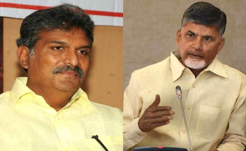 ఫేస్బుక్ పోస్టుల ద్వారా తన అసంతృప్తిని వ్యక్తం చేసిన నాని... తన అసంతృప్తికి కారణమైన దేవినేని ఉమతో కలిసి పలు కార్యక్రమాల్లో పాల్గొనడం రాజకీయంగా ప్రాధాన్యతను సంతరించుకొంది.