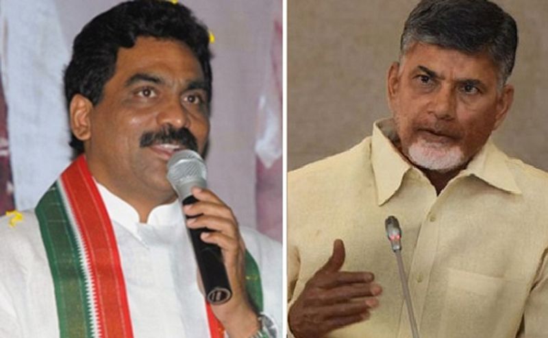 ఎన్నికల సమయంలో చంద్రబాబుకు అత్యంత సన్నిహితంగా మెలిగినవారిలో ఆంధ్రా ఆక్టోపస్, మాజీ పార్లమెంటు సభ్యుడు లగడపాటి రాజగోపాల్ ఉన్నారు. సర్వేలు చేయడంలో దిట్టగా పేరు పొందిన ఆయన ఆంధ్రప్రదేశ్ ఎన్నికల విషయంలో సరైన సర్వే ఫలితాలను చంద్రబాబుకు అందించారా, లేదా అనేది అనుమానమని చెబుతారు. తెలుగుదేశం పార్టీ విజయం సాధిస్తుందని ఓట్ల లెక్కింపు రోజు కూడా ఆయన చెప్పారు. బయటకు చెప్పేది ఏమైనా, చంద్రబాబుకైనా అసలు విషయం చెప్పే స్థాయిలో సర్వేలు చేయించారా, లేదా అనేది తెలియదు.