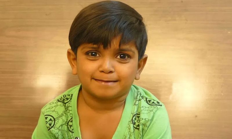 నరేష్ - జబర్దస్త్ షోలో పొట్టి నరేష్ గా కామెడీ చేస్తుంటాడు