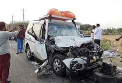 Andhra Pradesh: Speeding car collides with truck; 5 dead, 3 injured