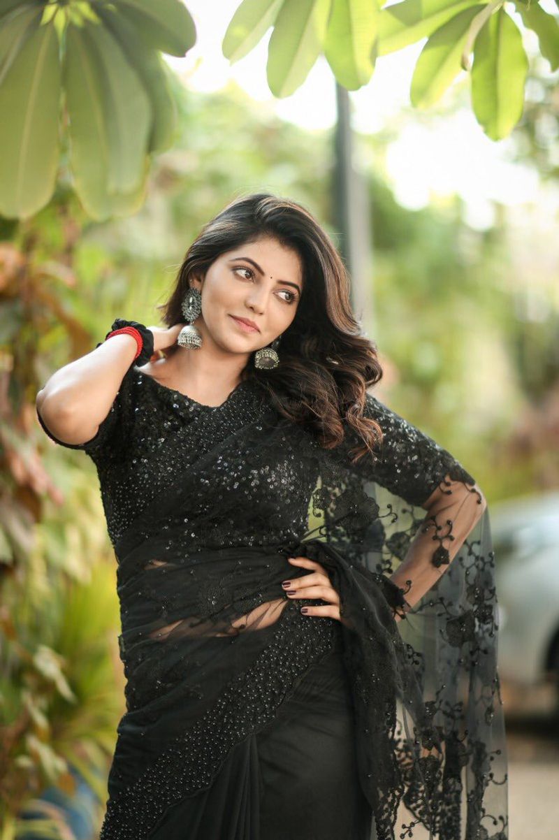 Actor AthulyaRavi's mixed photos ..!