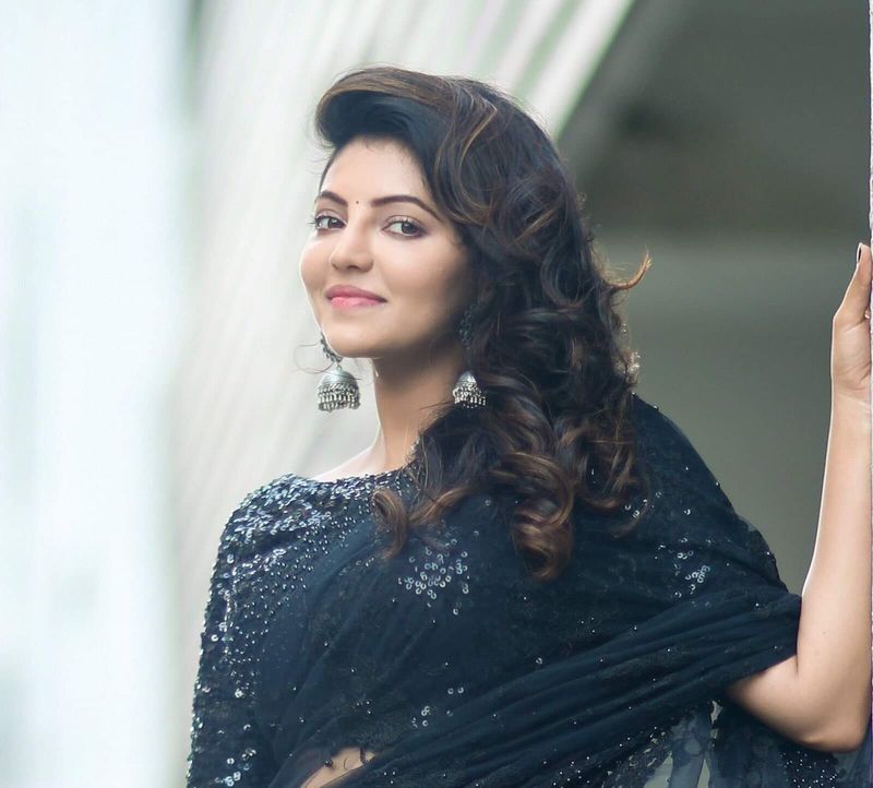 Actor AthulyaRavi's mixed photos ..!