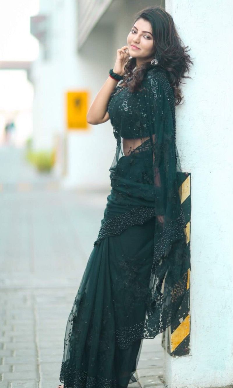 Actor AthulyaRavi's mixed photos ..!