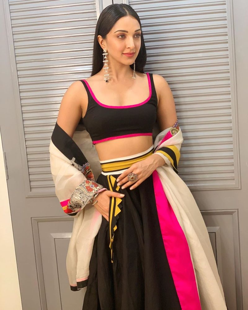 (Courtesy: Instagram)భరత్ అనే నేను చిత్రంలో కియారా, మహేష్ బాబు మధ్య కెమిస్ట్రీ ఆకట్టుకుంది. పెద్దగా అందాలు ఆరబోయకుండానే గ్లామర్ లుక్స్ తో కట్టిపడేసింది.