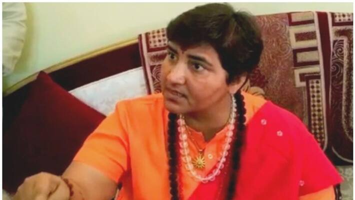 pragya singh shouted at her lawyer while complaining of dust and a dirty chair. pragya singh shouted at her lawyer while complaining of dust and a dirty chair.