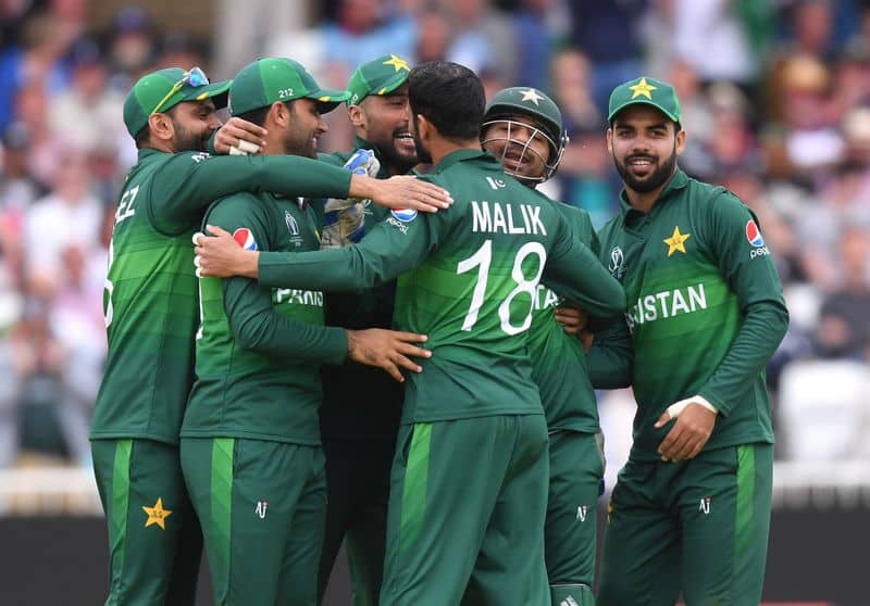 एक इनिंग में सबसे ज़्यादा स्कोर बनाने वाली टीम है पाकिस्तान जिसने  इंग्लैंड के खिलाफ 348 रन का विशाल स्कोर बनाया था।