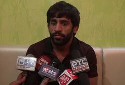 Bajrang Punia in favor of Dhoni in Badge controversy
