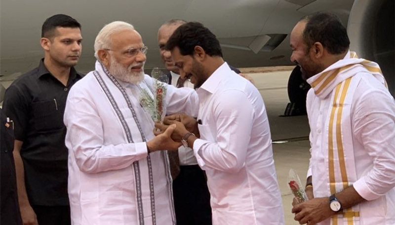 YCSRCP moving closer to BJP: Will Pawan Kalyan Commit The Same Mistake Twice