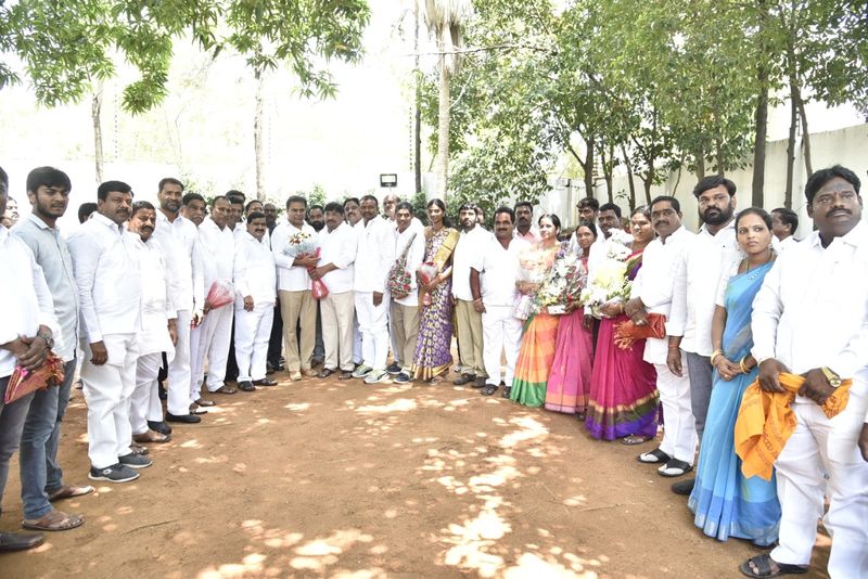 కేటీఆర్ ను కలిసిన జెడ్పీ చైర్ పర్సన్స్ (ఫొటోలు)