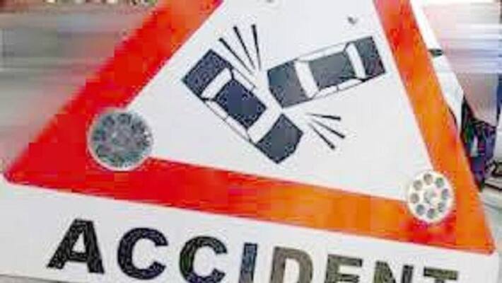 3 Dies 2 injured after Car overturns In devanahalli 3 Dies 2 injured after Car overturns In devanahalli