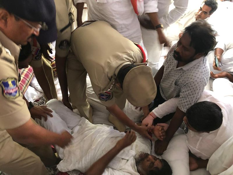 మల్లు భట్టి విక్రమార్క అరెస్టు: నిమ్స్ కు తరలింపు