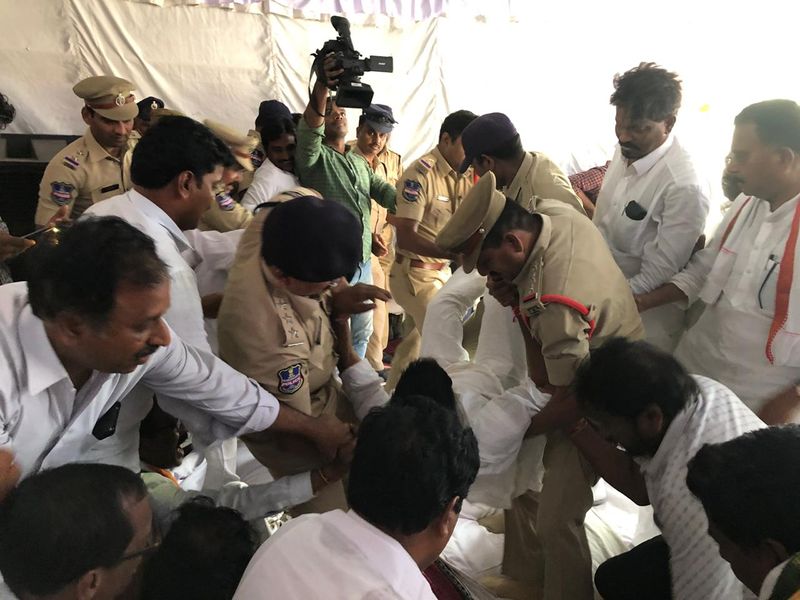 మల్లు భట్టి విక్రమార్క అరెస్టు: నిమ్స్ కు తరలింపు