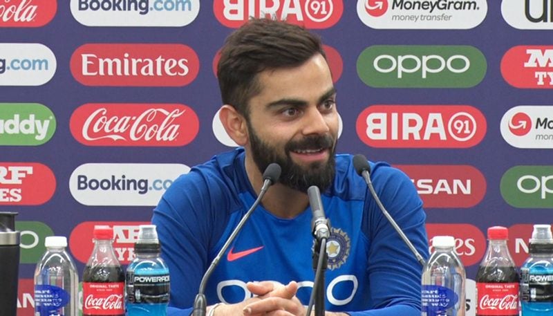 <p>তারপর বিরাট বলেন,'পিচে বল ঘুরলেই সবাই একজোট হয়ে কটাক্ষ করতে শুরু করেন। কিন্তু বিদেশে পিচ ঠিক মত তৈরি না হওয়ার জন্য বল আচমকা লাফিয়ে ওঠে। কোনও বল আবার নিচু হয়ে যায়। ফলে অনেক দল ৪০-৫০ রানের মধ্যে গুটিয়ে গিয়েছে। তখন বিদেশের পিচ নিয়ে কাউকে লিখতে দেখি না।'</p>