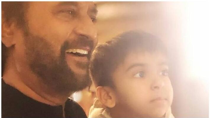 Cinematographer Santhosh Sivan shares pic of Rajinikanth with grandson from sets of Darbar Cinematographer Santhosh Sivan shares pic of Rajinikanth with grandson from sets of Darbar