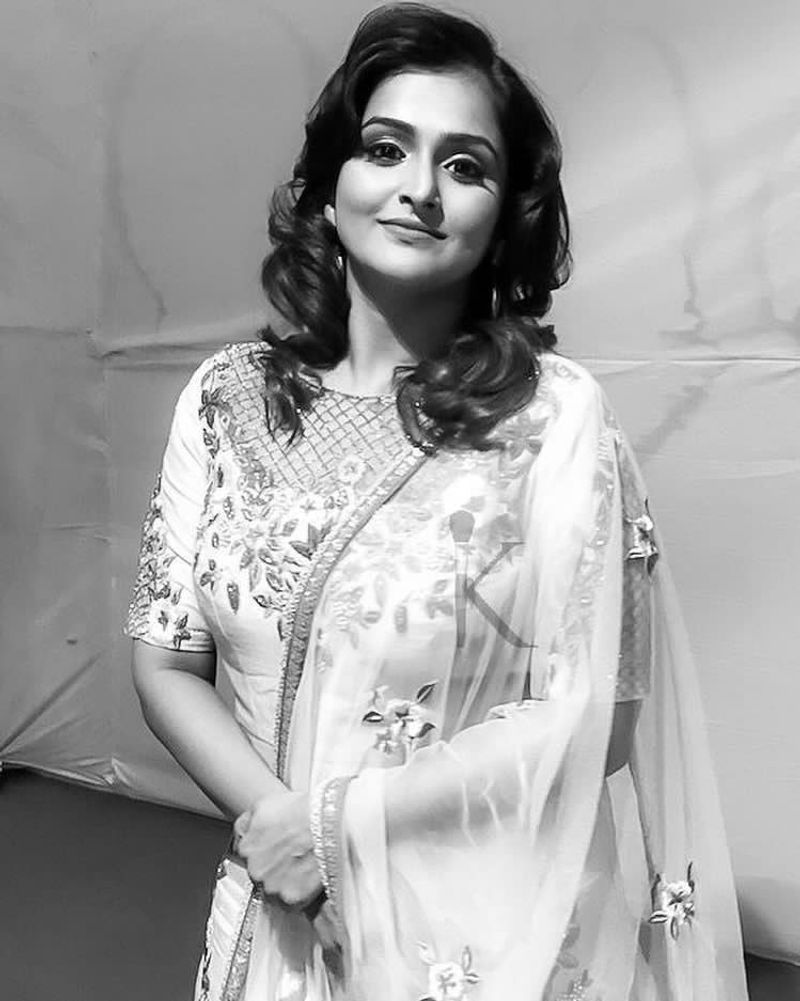 Actress Remya Nambeesan Very beautiful Photo's