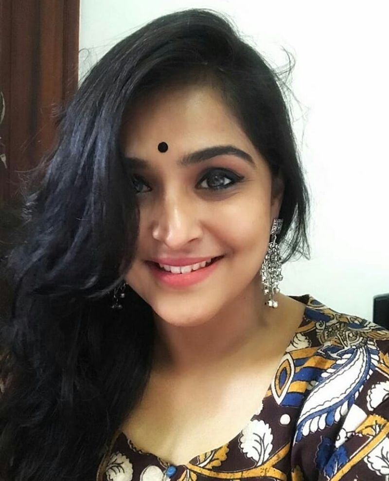 Actress Remya Nambeesan Very beautiful Photo's