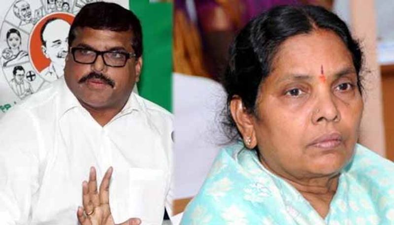 విజయనగరం జిల్లా రాజకీయాలకు కేంద్ర స్థానమైన చీపురుపల్లిలో 2014లో టీడీపీ నుంచి గెలిచిన కిమిడి మృణాళినికి చంద్రబాబు మంత్రివర్గంలో చోటు కల్పించారు. తీవ్ర వివాదాల నేపథ్యంలో ఆమెను బాబు పదవి నుంచి తప్పించారు. తాజా ఎన్నికల్లో చీపురుపల్లి నుంచి గెలిచిన వైసీపీ సీనియర్ నేత బొత్స సత్యనారాయణకు జగన్ కేబినెట్లో చోటు దక్కింది.