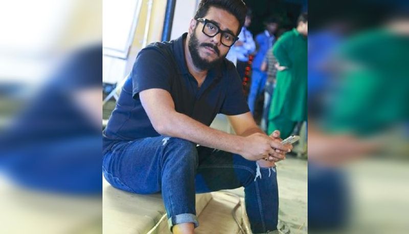 ইটিভি-তে পাঁচু মিস্ত্রি লেন-এ প্রথম কাজ শুরু। সেখান থেকেই পরিচালনার কাজে আগ্রহ জাগে। অভিনয়ের সুযোগ ছিল বেশ কম।