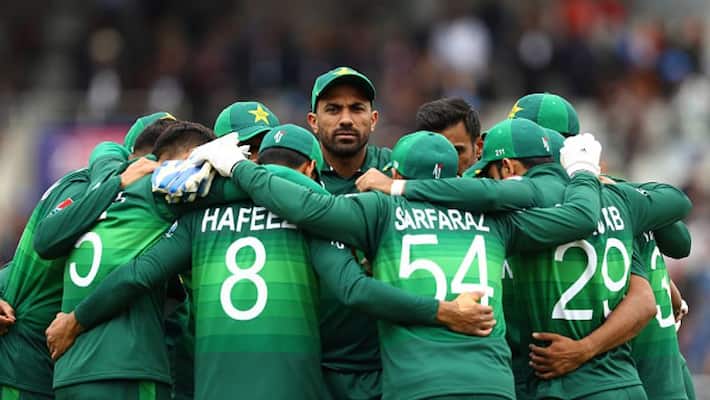 'Kal raat ye log burger, pizza kha rahe the': Pakistani fan cries over team's loss, blames it on their lack of fitness 'Kal raat ye log burger, pizza kha rahe the': Pakistani fan cries over team's loss, blames it on their lack of fitness