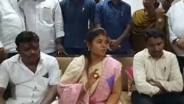 ap dy cm pamula pushpa srivani tongue slip in vizianagaram ap dy cm pamula pushpa srivani tongue slip in vizianagaram