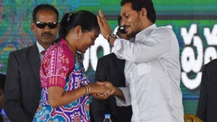 ap home minister sucharitha slams on chandrababu