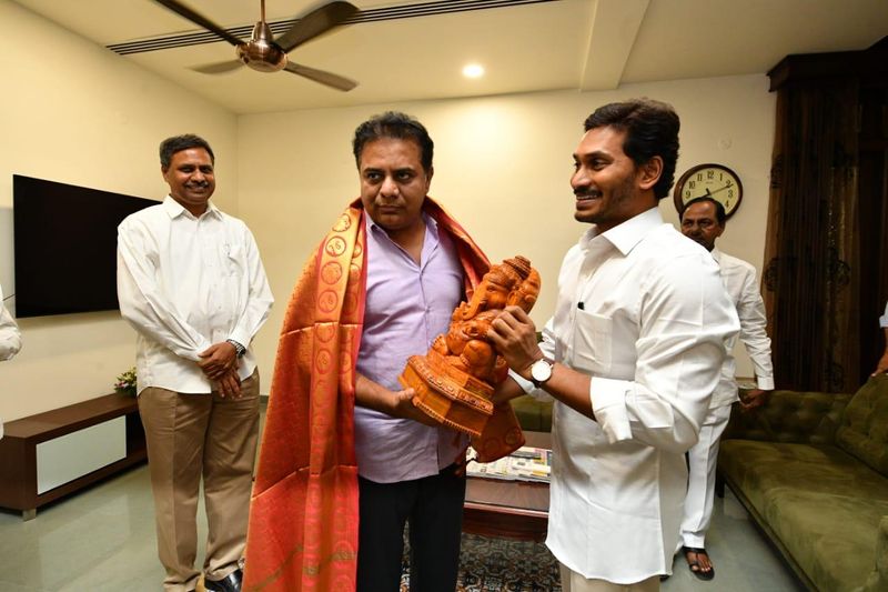 బెజవాడలో కేసీఆర్ సందడి (ఫొటోలు)