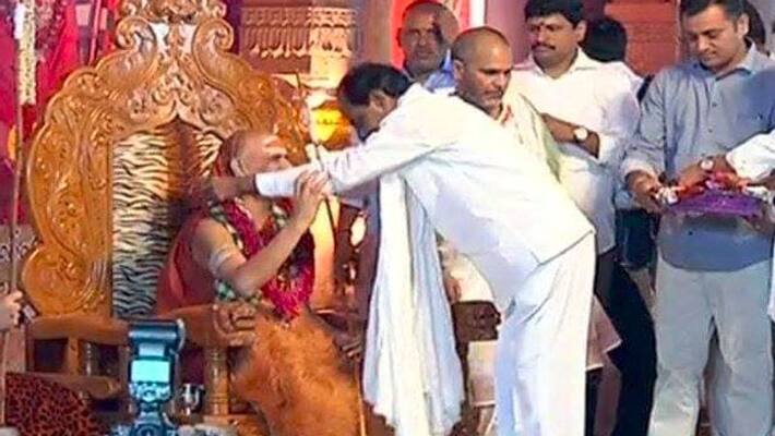 swaroopa nandendra saraswathi comments on cm kcr swaroopa nandendra saraswathi comments on cm kcr
