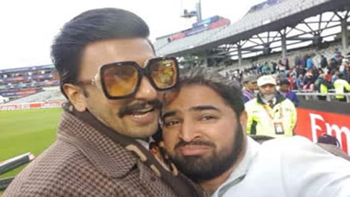 RanveerSingh with Pak fan video goes viral RanveerSingh with Pak fan video goes viral