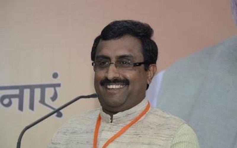 BJP AP plan: Chandrbabu cornered, YS Jagan targeted
