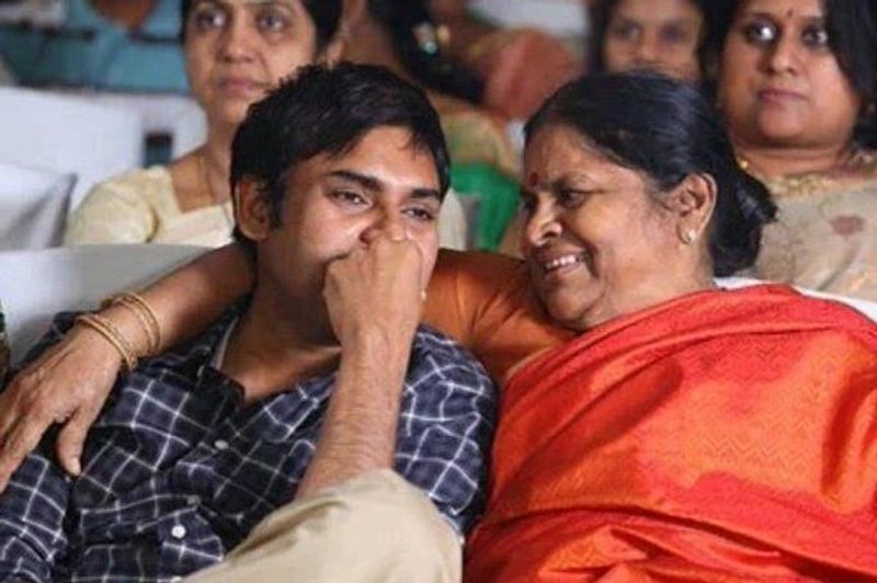 పవన్ కళ్యాణ్ - అంజనా దేవి