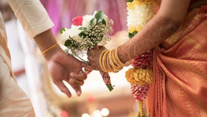 yadaiah tries to kill his daughter at choutuppal in yadadri bhuvanagiri district yadaiah tries to kill his daughter at choutuppal in yadadri bhuvanagiri district