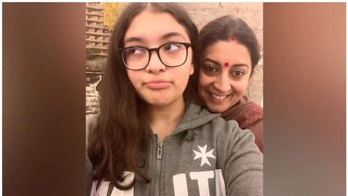 'Proud to be Her Mom': Smriti Irani Has an Apt Response on Instagram for Her Daughter's Bullies 'Proud to be Her Mom': Smriti Irani Has an Apt Response on Instagram for Her Daughter's Bullies