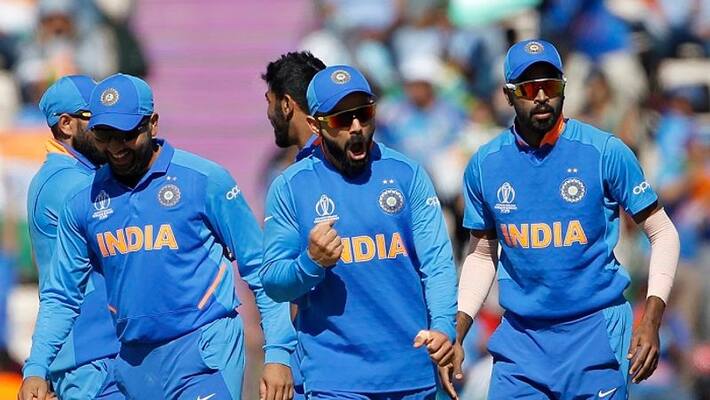 gavaskar criticized kohli countinuous as captain after world cup lose gavaskar criticized kohli countinuous as captain after world cup lose
