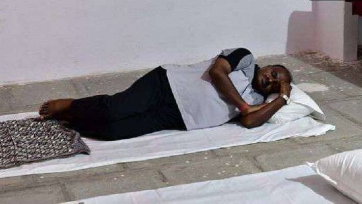 CM Kumarasamy slept in floor in a village CM Kumarasamy slept in floor in a village