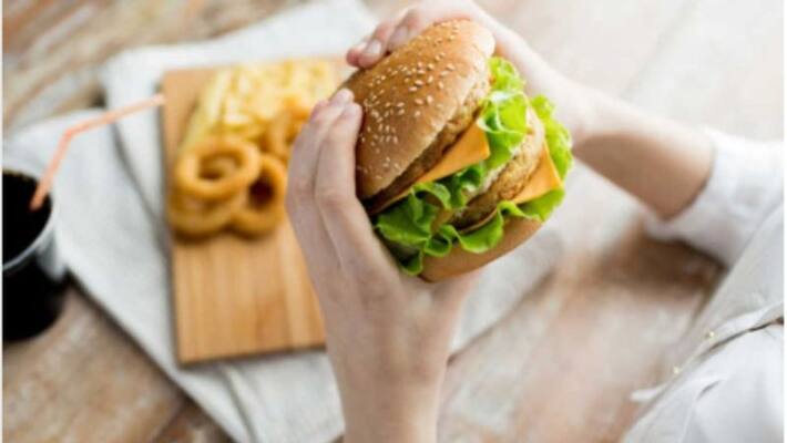 Avoid junk food to be safe and healthy Avoid junk food to be safe and healthy