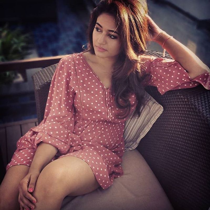 Actress Poonam Bajwaa hot photo's Gallery..!