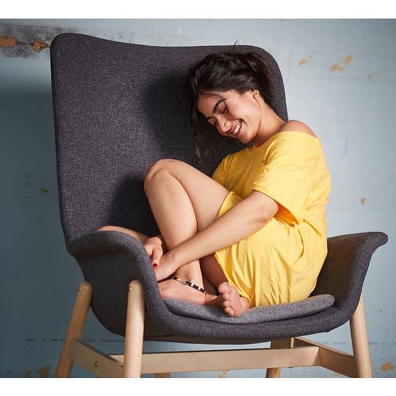 Actress Rashmika Mandanna's Dazzling Color Full Photo Gallery ..!