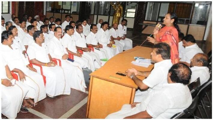 Vijayakanth's wife to hand over party executives to restore house Vijayakanth's wife to hand over party executives to restore house