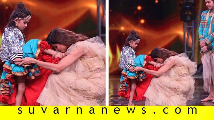 Actress Shilpa Shetty Kundra Kisses Super Dancer Winner Rupsa Batabyal feet Actress Shilpa Shetty Kundra Kisses Super Dancer Winner Rupsa Batabyal feet