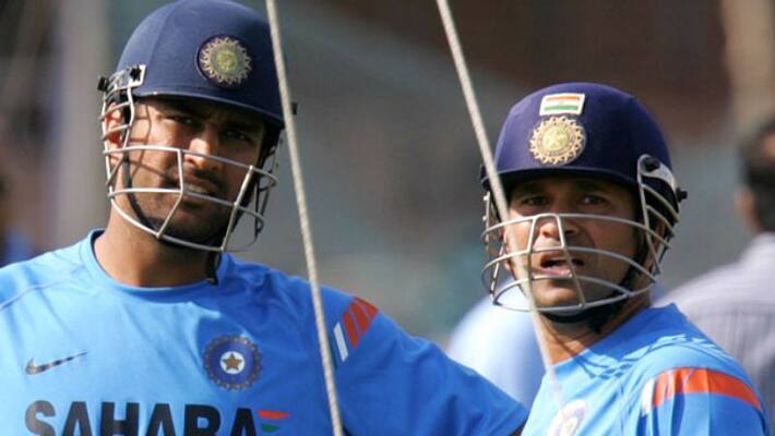 World Cup 2019 Dhoni and Sachin fans clash after master blaster slams MSD slow batting World Cup 2019 Dhoni and Sachin fans clash after master blaster slams MSD slow batting