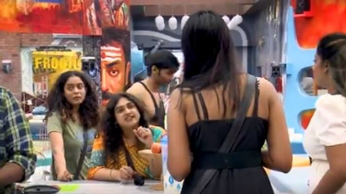 vanitha talks about her father without respect vanitha talks about her father without respect