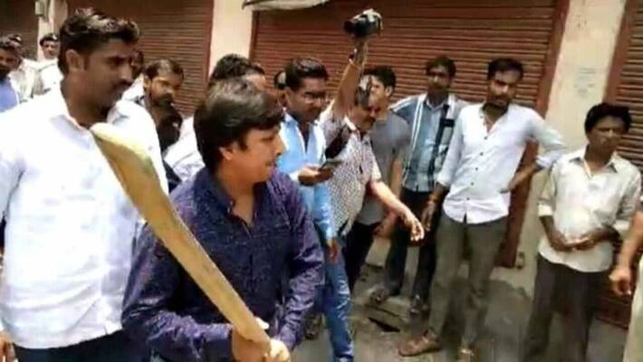 mla beaten bribe officer mla beaten bribe officer