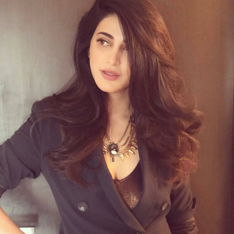 Shruti Haasan Hot Gallery..!