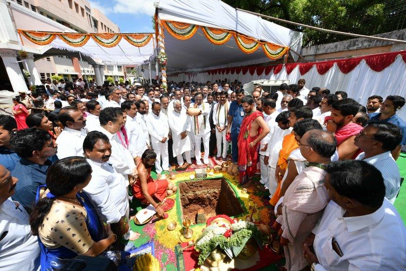 నూతన సచివాలయ నిర్మాణానికి కేసీఆర్ శంకుస్థాపన(ఫోటోలు)