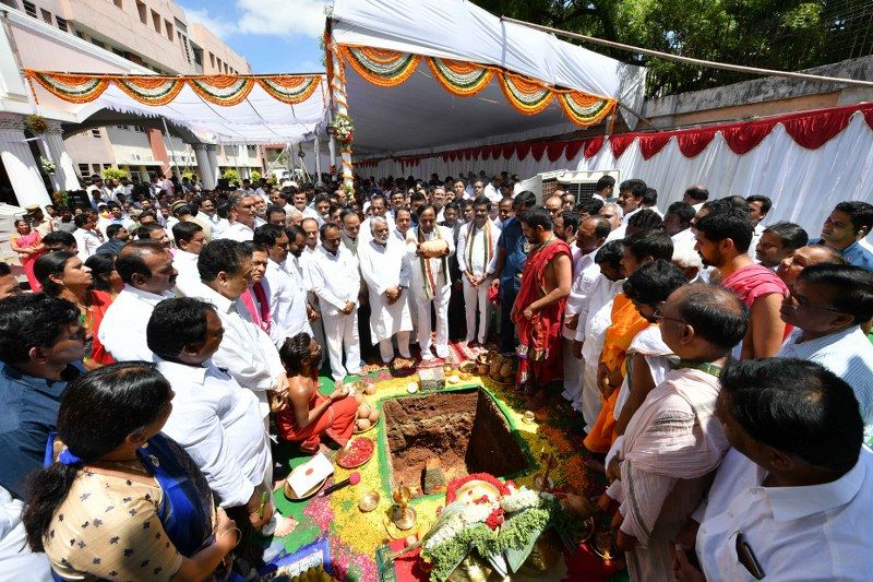 నూతన సచివాలయ నిర్మాణానికి కేసీఆర్ శంకుస్థాపన(ఫోటోలు)