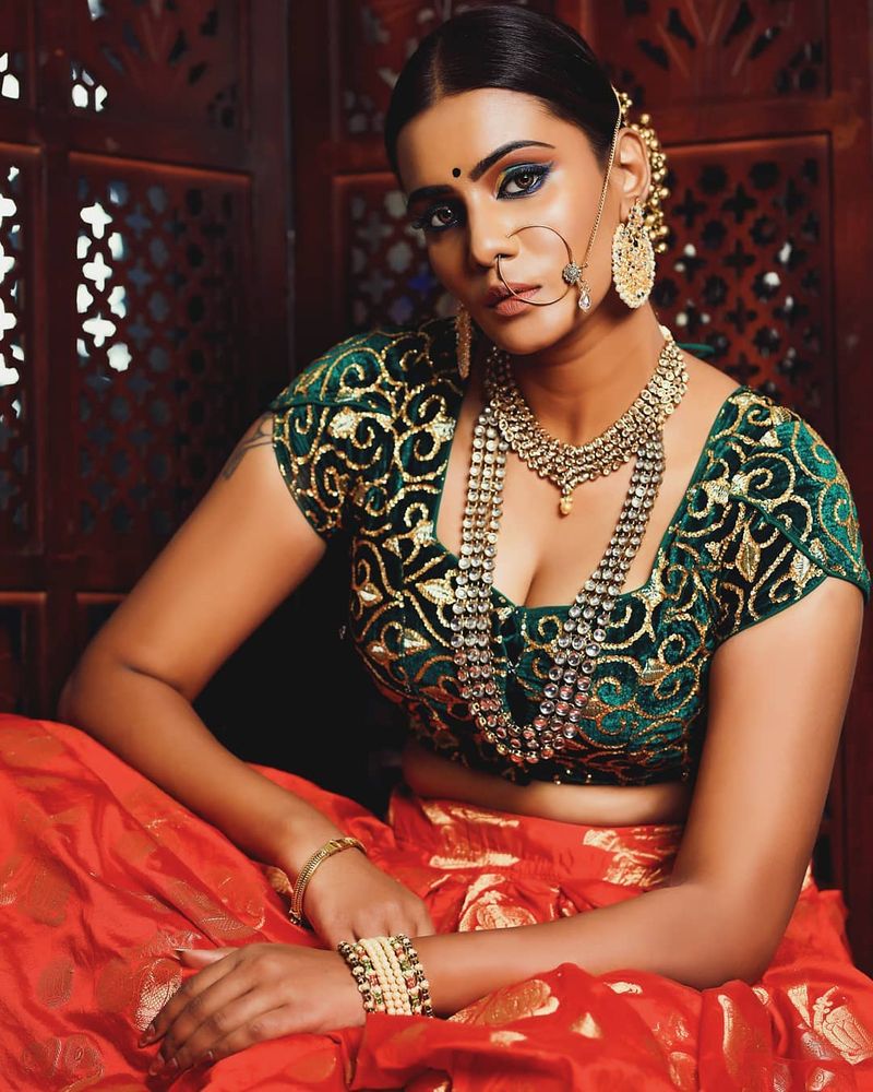 Bigg Boss actress Meera Mithun hot Photos